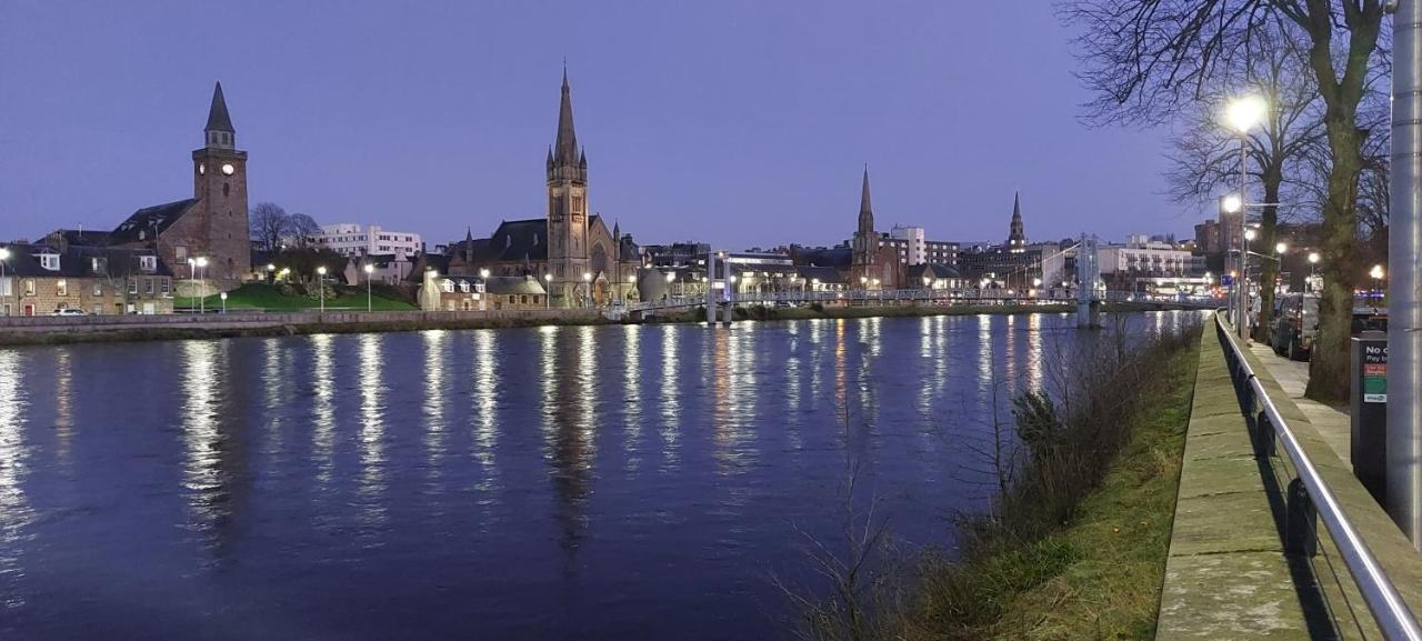 Riverbank Гостевой дом *